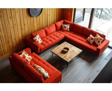 There’s A Knotty Pine Paneling Revival