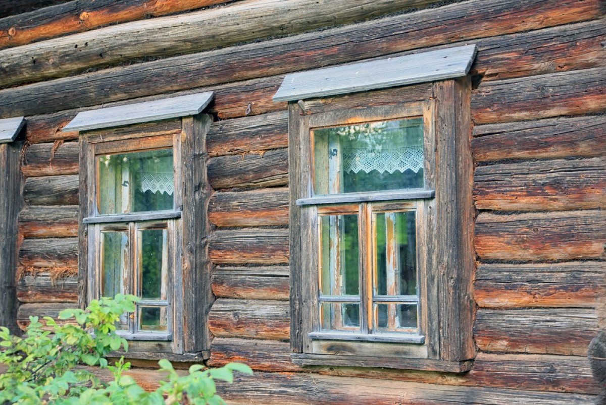 Remodel An Aging Cabin’s Interior With Knotty Pine Paneling