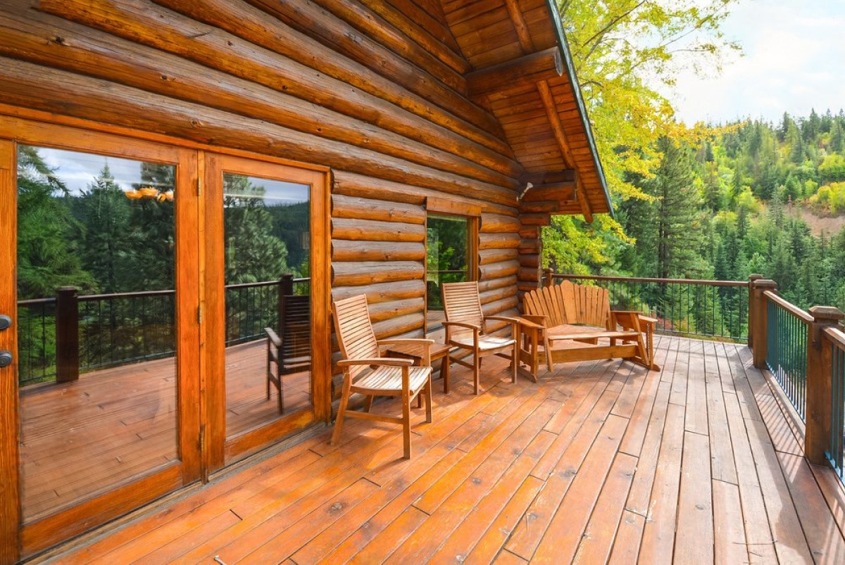 Guide To Insuring Your Dream Log Wood Siding Home