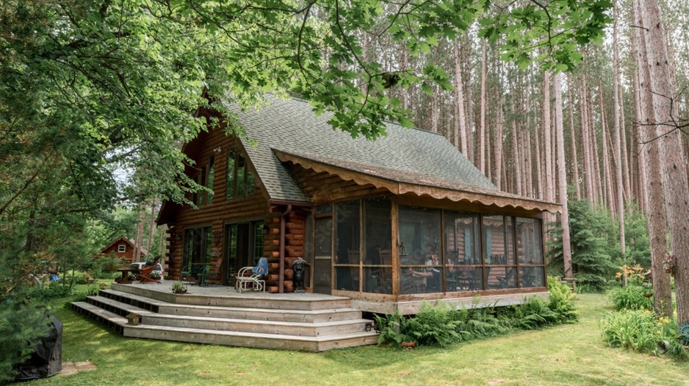 5 Advantages Of Building A Log Cabin Over Buying One