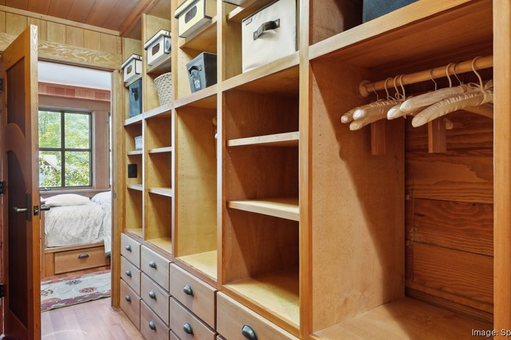 9 Ways To Store Clothes And Related Items In Your Log Cabin  