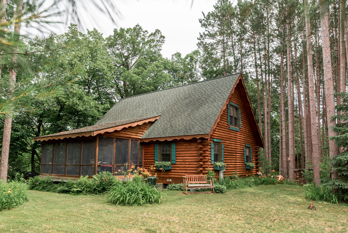 How To Select Pine Log Siding Stain Colors